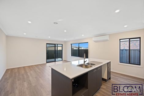 Property photo of 16 Ebb Drive Tarneit VIC 3029