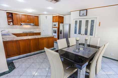 Property photo of 16 Herring Court Roxburgh Park VIC 3064