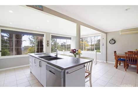 Property photo of 8 Bellbird Crescent Bowen Mountain NSW 2753