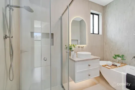 Property photo of 10 Raven Circuit Warriewood NSW 2102