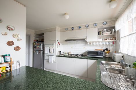 Property photo of 2/9 Irvine Crescent Brunswick West VIC 3055