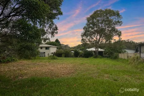 6 Cooee Cres, Macleay Island, QLD 4184