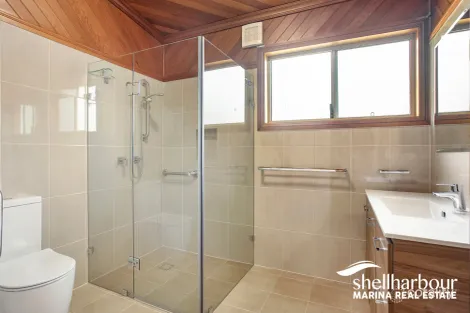 Property photo of 18 Chisholm Street Shellharbour NSW 2529