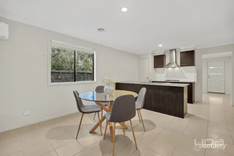 Property photo of 194 Saltwater Promenade Point Cook VIC 3030