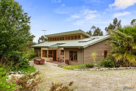 16 Hatchs Rd, Nyora, VIC 3987