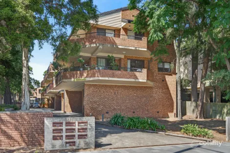 4/211 Hawkesbury Rd, Westmead, NSW 2145