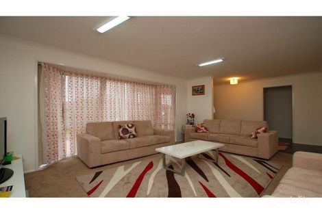 Property photo of 15 Goodenia Close Meadow Heights VIC 3048