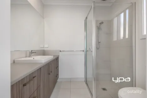 Property photo of 13 Marble Drive Cobblebank VIC 3338