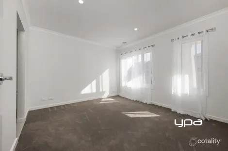 Property photo of 13 Marble Drive Cobblebank VIC 3338