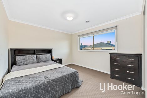 Property photo of 10 Toorale Drive Clyde North VIC 3978