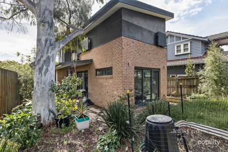 Property photo of 32A Townsend Street Ivanhoe East VIC 3079