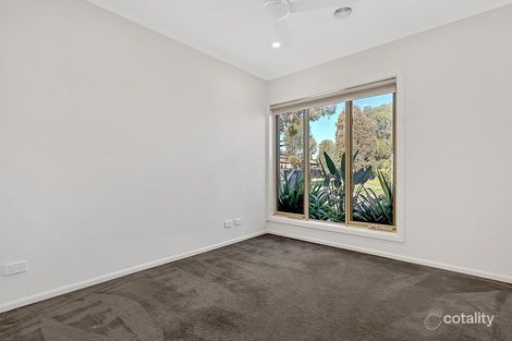 Property photo of 3 Watergum Avenue Craigieburn VIC 3064