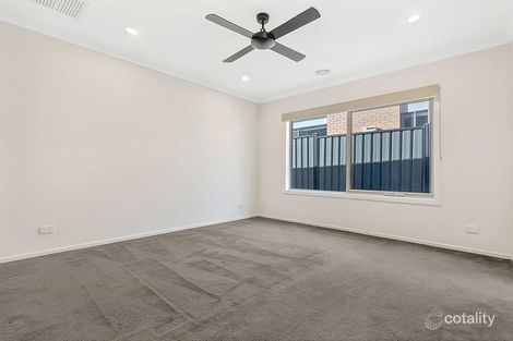 Property photo of 3 Watergum Avenue Craigieburn VIC 3064
