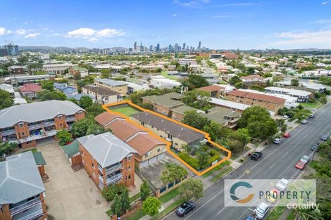 114 Pembroke Rd, Coorparoo, QLD 4151