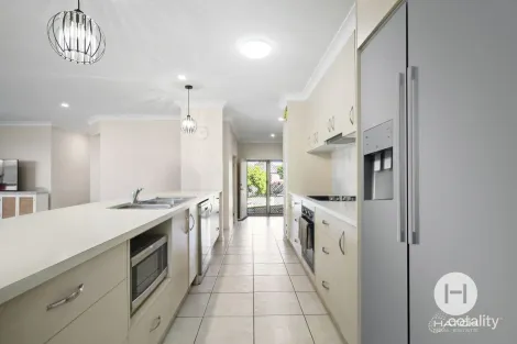Property photo of 216 Billinghurst Crescent Upper Coomera QLD 4209