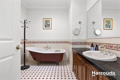 Property photo of 21 Stirling Circuit Beaconsfield VIC 3807