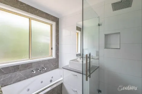 Property photo of 1 Balambool Avenue Mount Gambier SA 5290