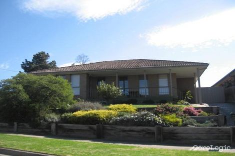 Property photo of 10 Chinnock Court Craigieburn VIC 3064