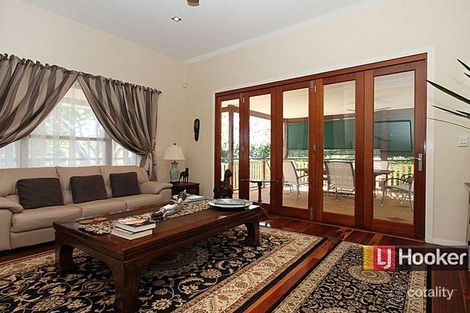Property photo of 24 Smallman Street Bulimba QLD 4171