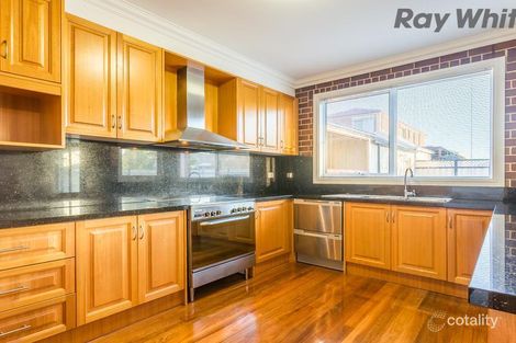 Property photo of 19 Roseleigh Boulevard Sydenham VIC 3037