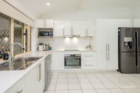 Property photo of 6 Mapia Rise Pacific Pines QLD 4211
