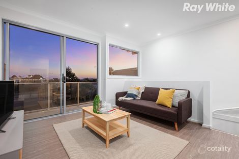 Property photo of 14 Topal Drive Officer VIC 3809