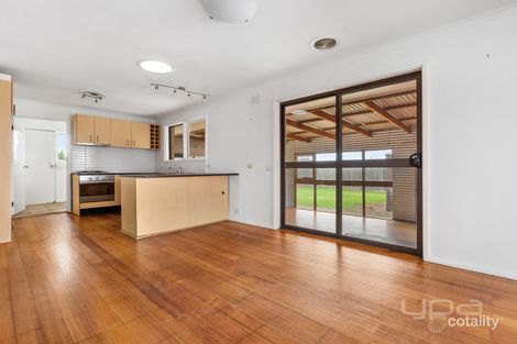 Property photo of 4 Floreat Place Melton West VIC 3337