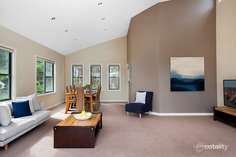 Property photo of 36 Nardoo Crescent Thirroul NSW 2515