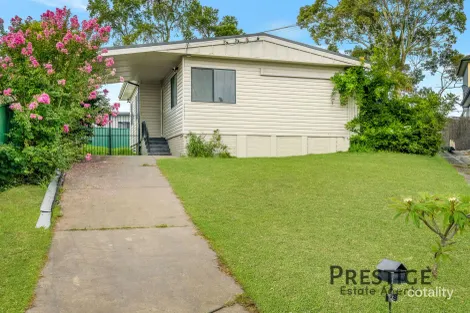 12 NUNDLE ST, SMITHFIELD, NSW 2164