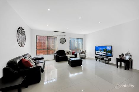 Property photo of 18 Biltmore Crescent Roxburgh Park VIC 3064