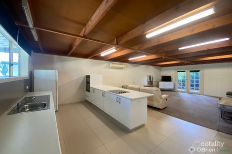 Property photo of 30 Shadforth Street Oxley VIC 3678