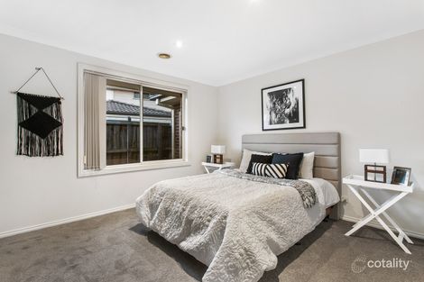 Property photo of 3 Parkvista Place Berwick VIC 3806