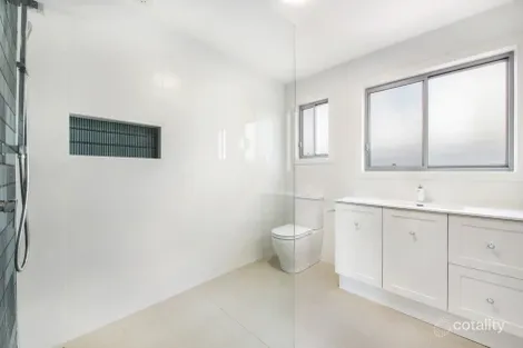 Property photo of 4 Henrys Road Forresters Beach NSW 2260
