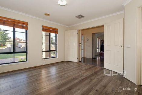 Property photo of 10 Tiffany Crescent Roxburgh Park VIC 3064