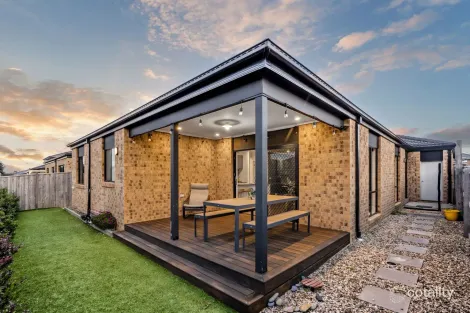 Property photo of 16 Valrose Road Charlemont VIC 3217