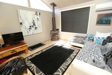 Property photo of 2 Caramut Road Warrnambool VIC 3280