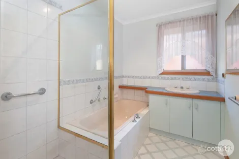 Property photo of 59 Grandview Grove Wendouree VIC 3355