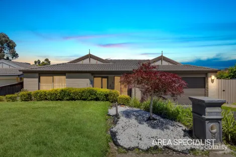 8 Sacha Dr, Pakenham, VIC 3810