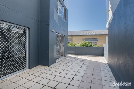 Property photo of 2/7 Ashgrove Avenue Ashgrove QLD 4060