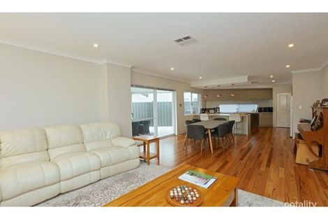 8a Fry Pl, Woodlands, WA 6018