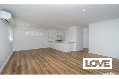 Property photo of 4/26 Churchill Circuit Hamilton South NSW 2303