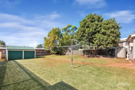 Property photo of 46 Ramsay Street Centenary Heights QLD 4350