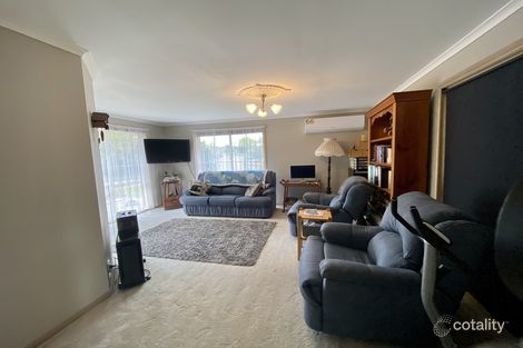 Property photo of 18 Adam Court Drouin VIC 3818