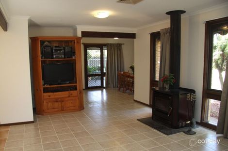 Property photo of 3 Oleander Crescent Lake Albert NSW 2650
