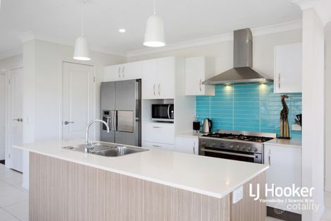 Property photo of 37 Burnett Drive Holmview QLD 4207