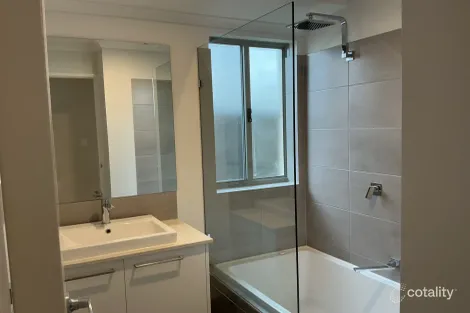 Property photo of 60 Tigermoth Boulevard Bullsbrook WA 6084
