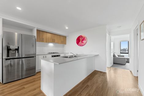 Property photo of 12 Mahara Walk Cranbourne West VIC 3977