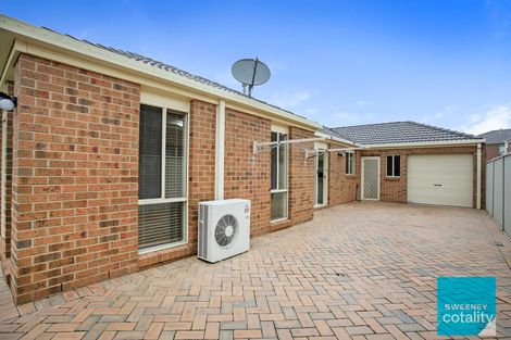 Property photo of 26 Broadhurst Way Caroline Springs VIC 3023