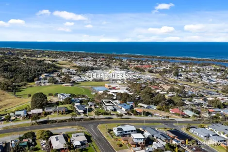 Property photo of 17 Outlook Avenue Lakes Entrance VIC 3909