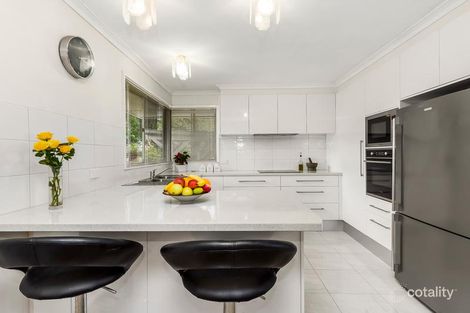 Property photo of 2 Marcella Court Glen Waverley VIC 3150